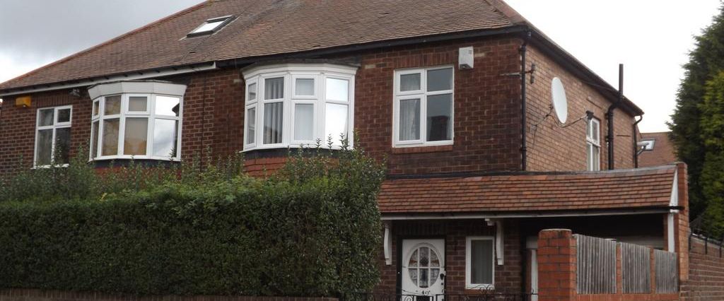 3 bedroom semi-detached house to rent - Photo 1