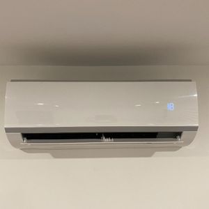 LUMINEUX ET SPACIEUX 4 1/2 DISPONIBLE LE 1ER FÉVRIER OU LE 1ER MARS 2026. - Photo 2