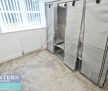 2 bedroom Flat To Let - Photo 5