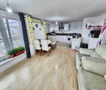 2 bedroom flat to rent - Photo 1
