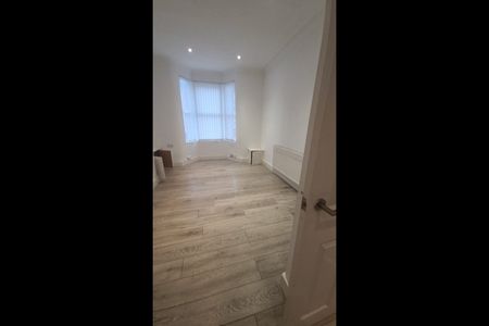 3 Bed Terraced House, Burns Street, L20 - Photo 4