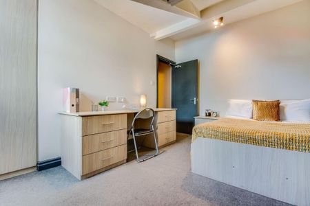 1 bedroom in a house share to rent - Photo 3