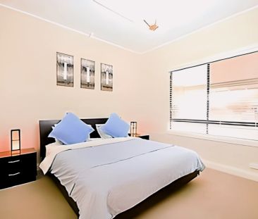 3 Bed, 1 Bath - Photo 5