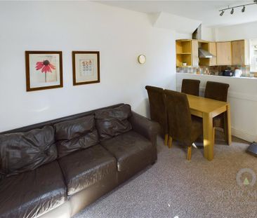 1 bedroom in a house share to rent - Photo 4