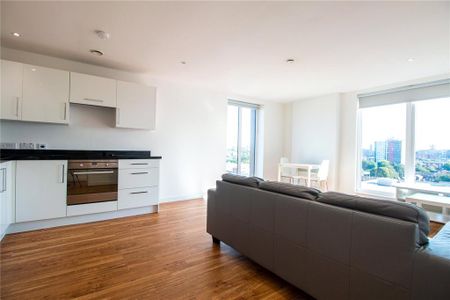 2 bedroom flat to rent - Photo 2