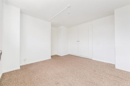 3 bedroom flat to rent - Photo 5
