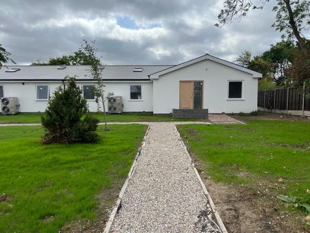 3 bedroom bungalow to rent - Photo 2