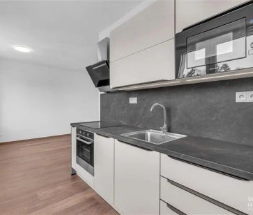 Pronájem zrekonstruovaného moderního bytu - Fotografie 4