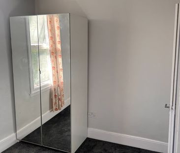 1 Bed Flat, Wellwood Road, IG3 - Photo 2