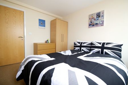 Brand New Student Accommodation, self contained all inclusive rent - Photo 2