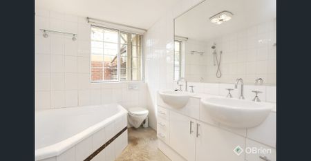 Light-Filled Fitzroy Gem – 3 Bedrooms + Mezzanine - Photo 5