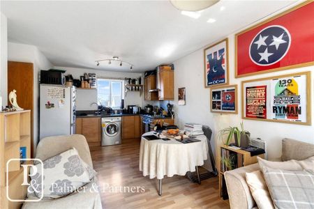 2 bedroom coach house to rent - Photo 4