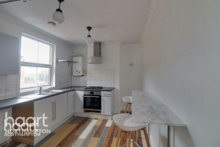 3 bedroom maisonette to rent - Photo 4