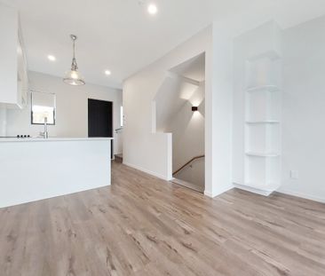 Townhouse Elevated Views! - Photo 2