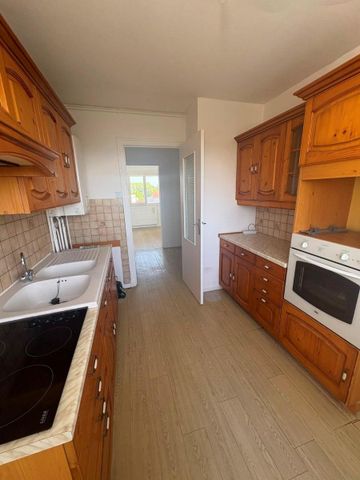 Location Appartement 3 pièces 69m² DECINES CHARPIEU 69150 - Photo 5