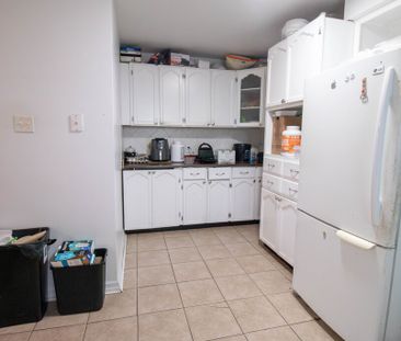 Spacious 3 Bedroom Main Unit in Thorold! - Photo 6