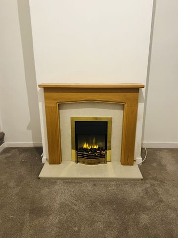 Well Presented 2-Bed Home Close to Local Amenities & Transport Links – ST5 - Photo 2