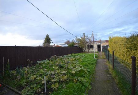 4 bedroom terraced house to rent - Photo 2