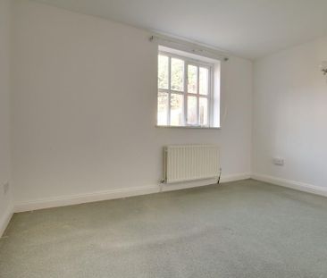 2 bedroom ground floor flat to rent - Photo 6