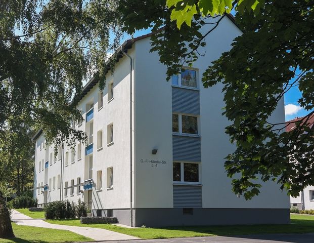 Zentral und ruhig: Gepflegte Wohnung mit Loggia und Tageslichtbad in Fallersleben - Photo 1