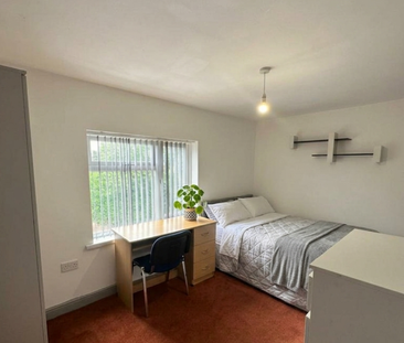 6 bedroom terraced house to rent - Photo 3