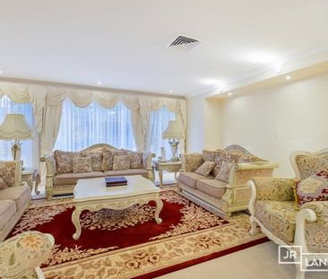 Exceptional Opportunity on Wahroonga’s Prestigious Halcyon Avenue - Photo 2