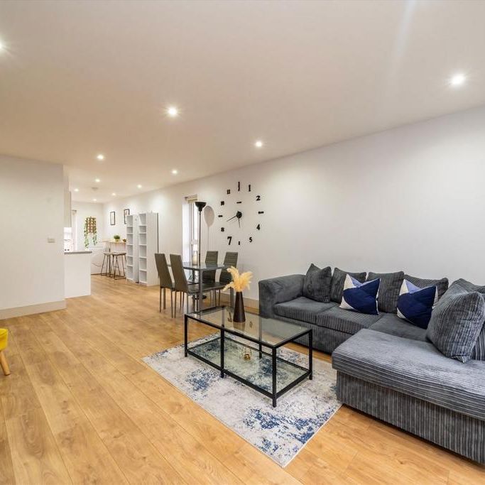 2 bedroom flat to rent - Photo 1