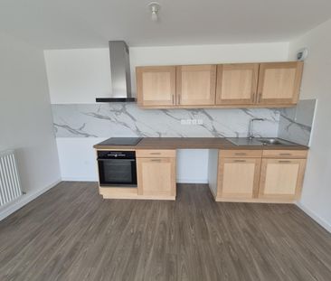location Appartement T3 DE 63.71m² À ARMENTIERES - Photo 2