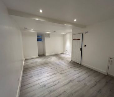Studio Flat, Warren Road, E10 - Photo 3