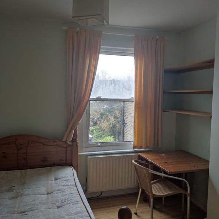 Room in a Shared House, Jutland Road, SE6 - Photo 1