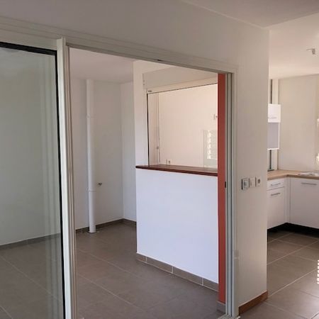 Location Appartement 69m² 3 pièces Fort de france - Photo 3