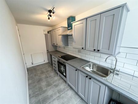 2 Bedroom Flat for rent in Elmfield Lodge, Welbeck Road - Photo 3