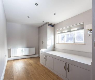 4 bedroom terraced house to rent - Photo 6