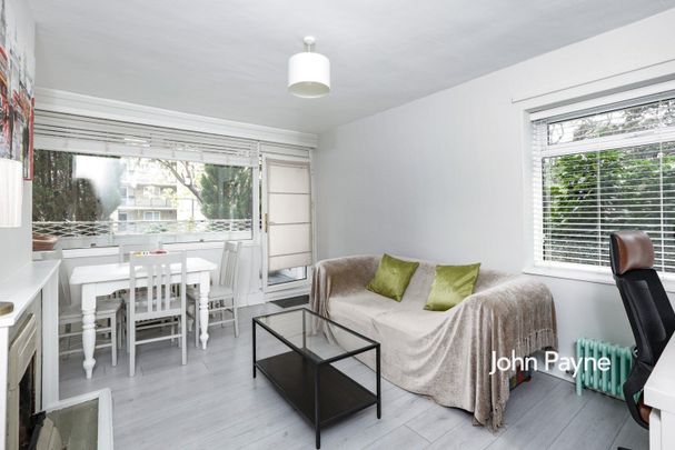 Pagoda Gardens, London, SE3 - Photo 1