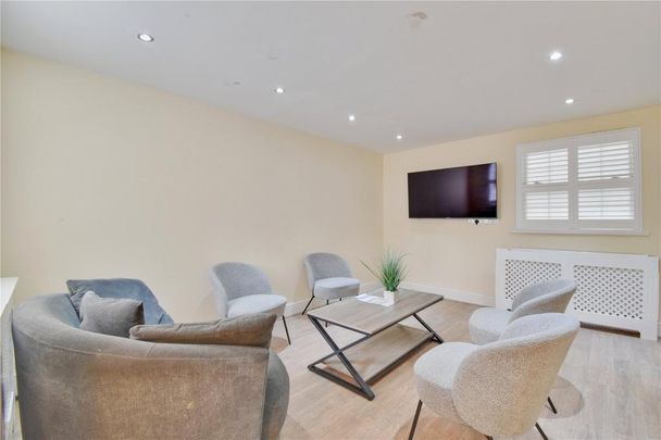 4 bedroom semi-detached house to rent - Photo 1