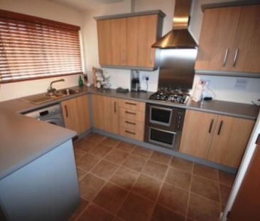 5 bedroom semi-detached house to rent - Photo 4