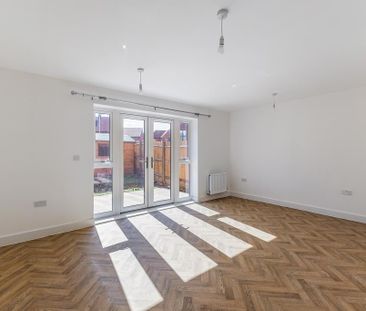 3 bedroom terraced house to rent - Photo 1