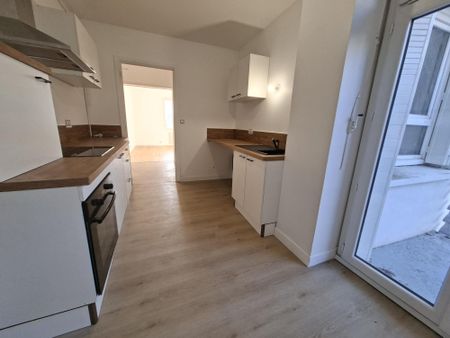 Location Appartement 4 pièces 92m² CHAMALIERES 63400 - Photo 5