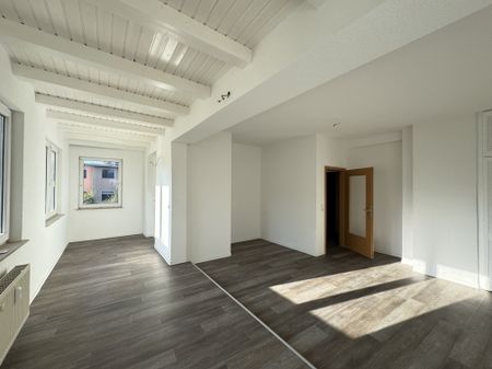 Ihr neues Zuhause: Gemütliche 2-Raum-Wohnung mit Balkon! - Photo 3