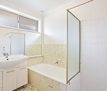 Family Home in Matthew Pearce Catchment! - Photo 6