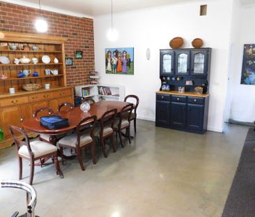 FULLY FURNISHED THREE BEDROOM HOME IN FASHIONABLE SOLDIERS HILL - Photo 6