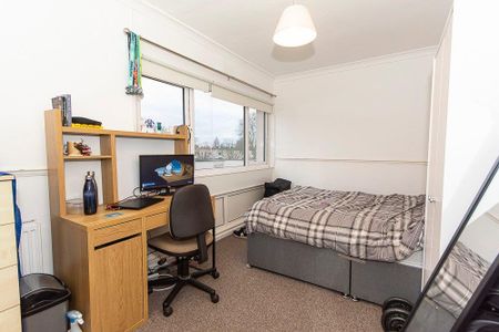 4 bedroom flat to rent - Photo 5