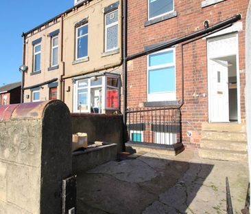 Silver Royd Hill (room 6), Armley, Leeds - Photo 2