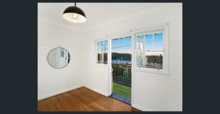 Stunning water views and lifestyle convenience - Photo 3