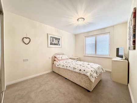 Park Lane, Camberley, Surrey, GU15 - Photo 4