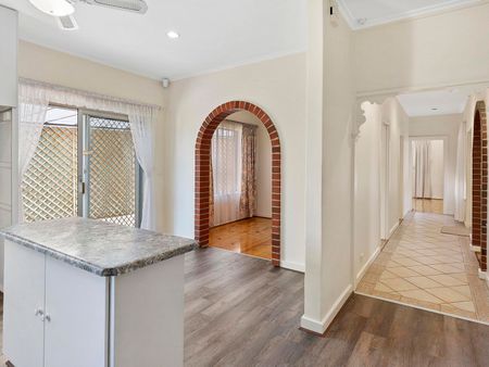 Perfect Location and Neat as a Pin - Photo 4