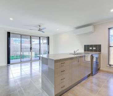 Spacious Four Bedroom Family Home - Photo 5
