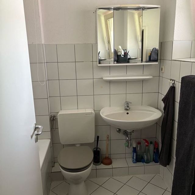 Moderne 2-Zimmer-Wohnung mit Stellplatz in Kiel-Holtenau // Immelmannstr. 1-1a - Foto 1