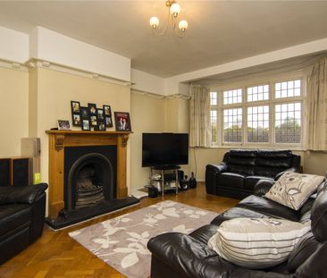 Eagle Court, E11 - Photo 5