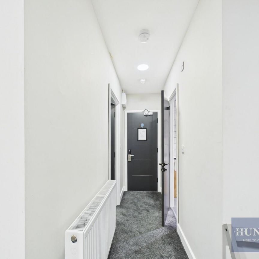 1 bedroom Flat To Let - Photo 1